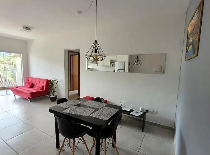 Ubatuba - no Centro da Cidade próximo a restaurantes e às grande, centro, Itaguá, etc.