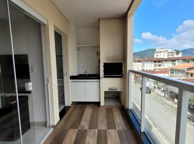 Ubatuba - no Centro da Cidade próximo a restaurantes e às grande, centro, Itaguá, etc.